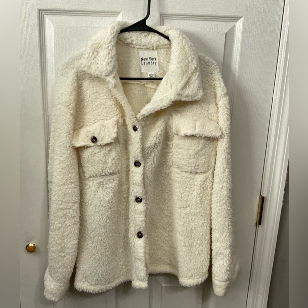 New York Laundry. Sherpa shirt. Button up. Cream. Size L.